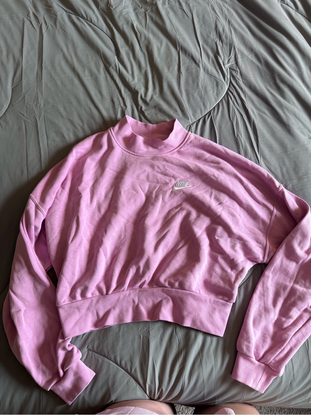 Nike Women’s Pink Cropped Mock Neck Fleece Sweatshirt Size Medium